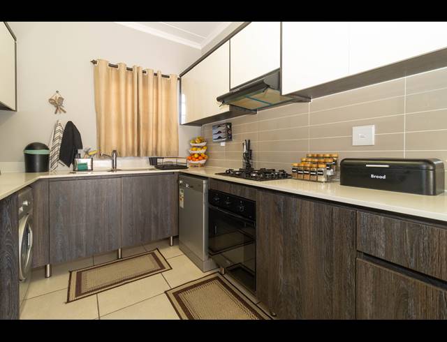 3 BEDROOM APARTMENT TO LET IN SANDOWN